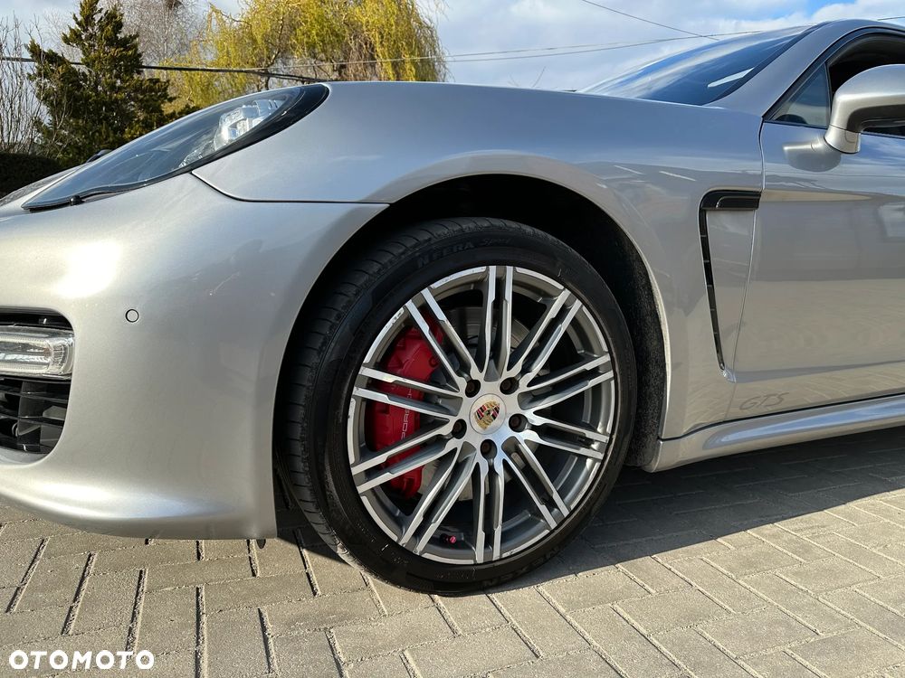 Porsche Panamera GTS - 40