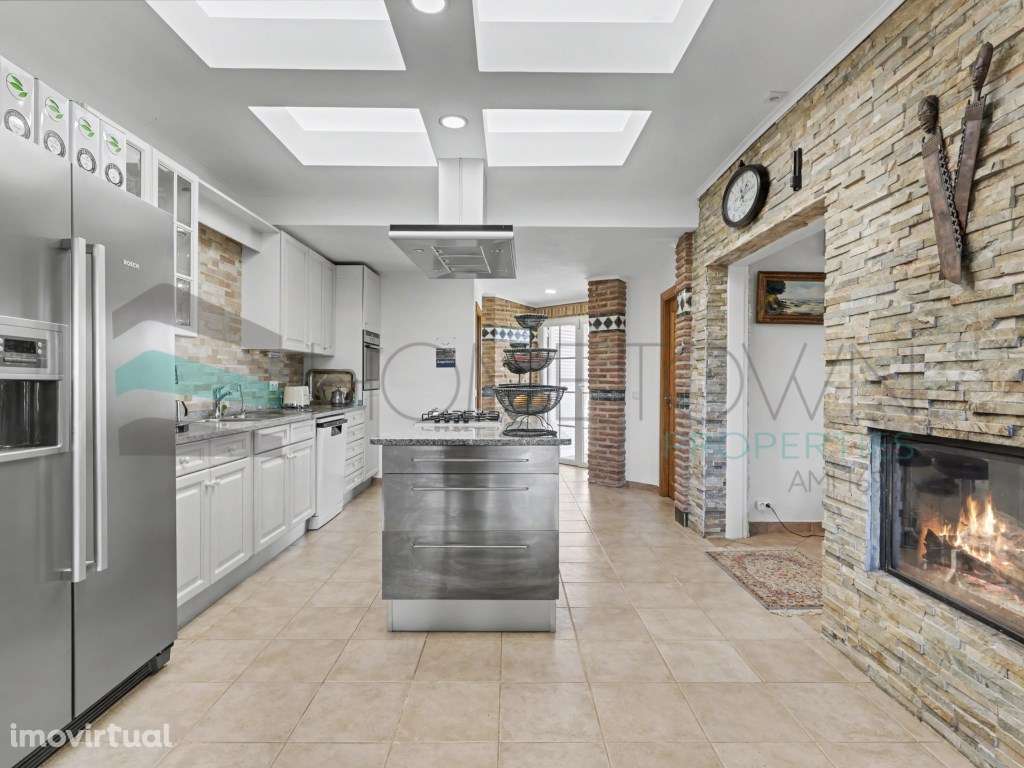 Moradia V5 de excelência com jardim amplo, piscina e ambiente privado - Grande imagem: 5/55