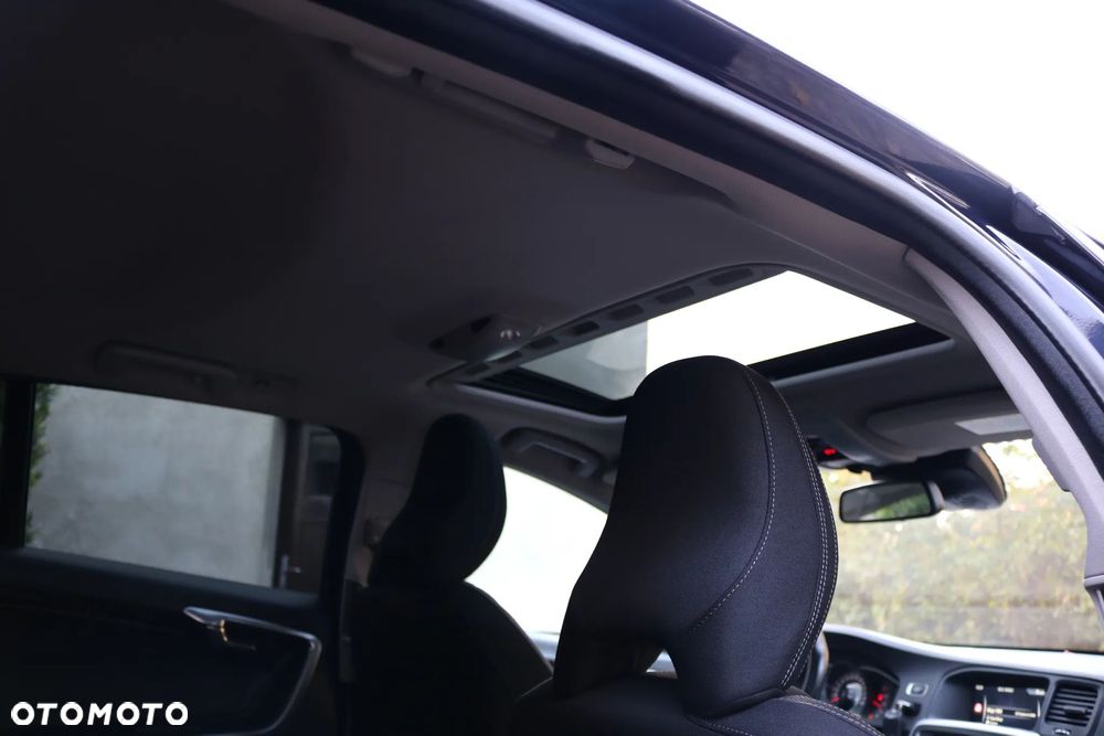 Volvo V60 D3 Drive-E Dynamic Edition (Momentum) - 16