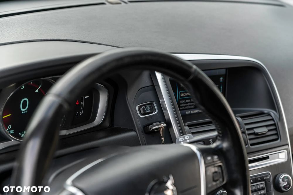 Volvo XC 60 D4 AWD Geartronic Summum - 32