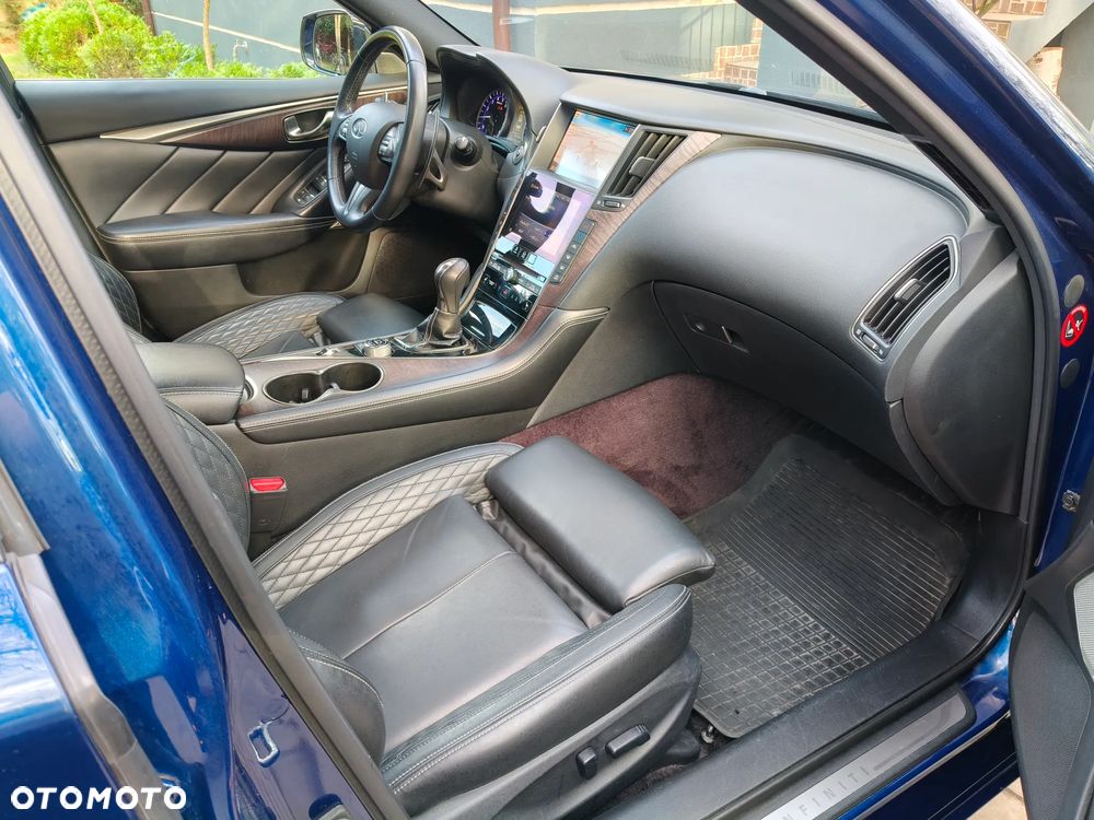 Infiniti Q50 Hybrid AWD Premium - 28