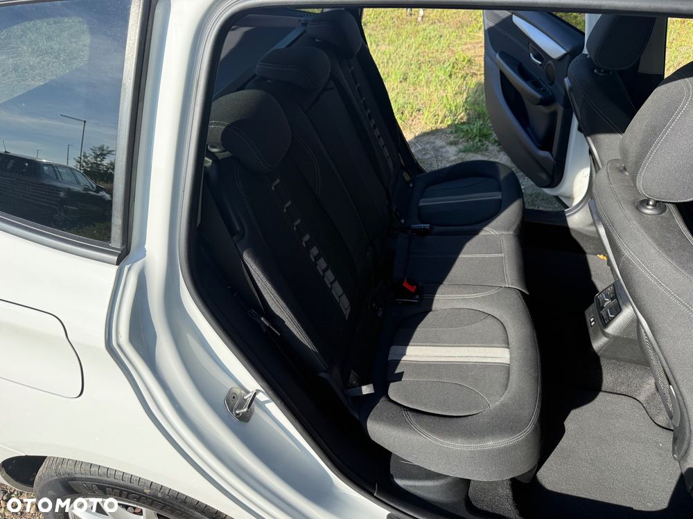 BMW Seria 2 216d GT - 12