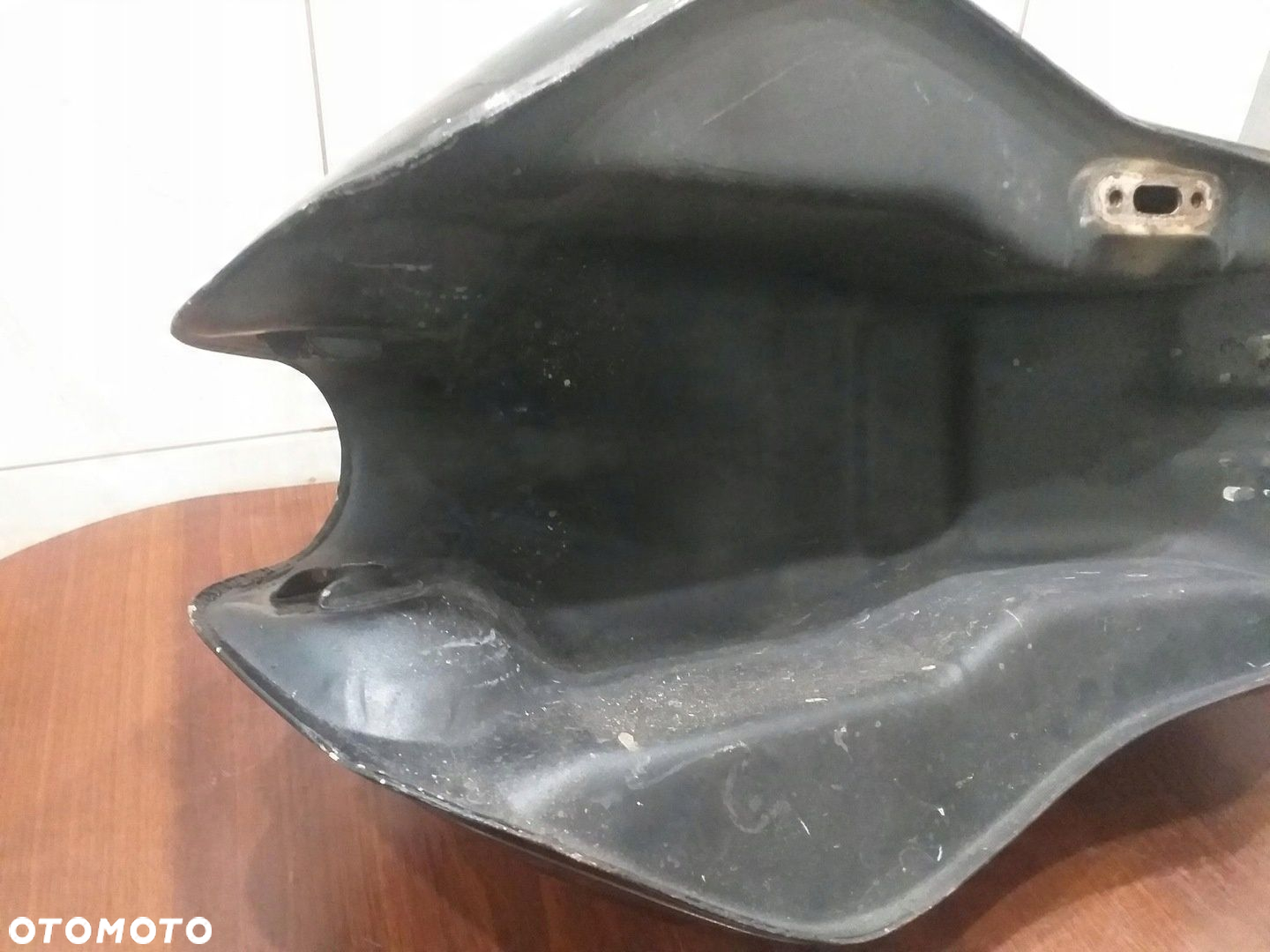 ZBIORNIK PALIWA BAK SUZUKI GS 650 - 14