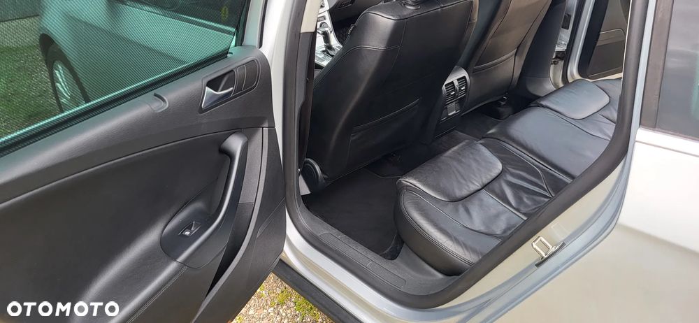 Volkswagen Passat 2.0 TDI DPF DSG Highline - 20