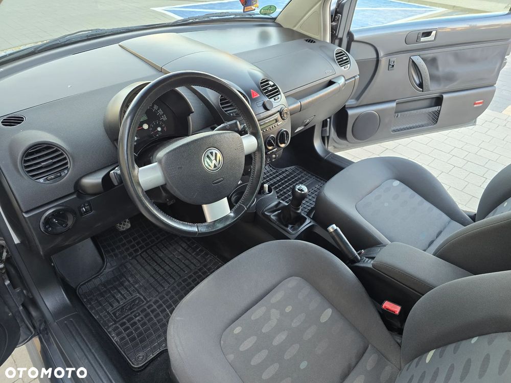 Volkswagen New Beetle - 23