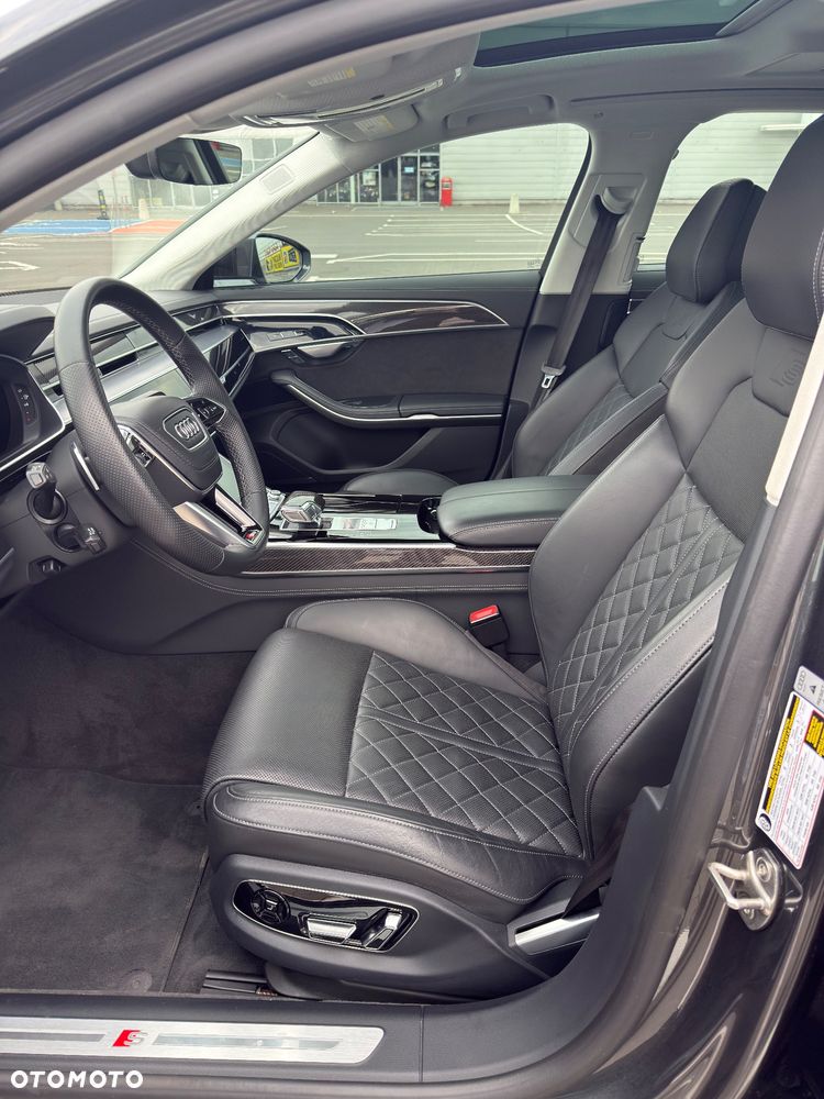 Audi S8 - 22