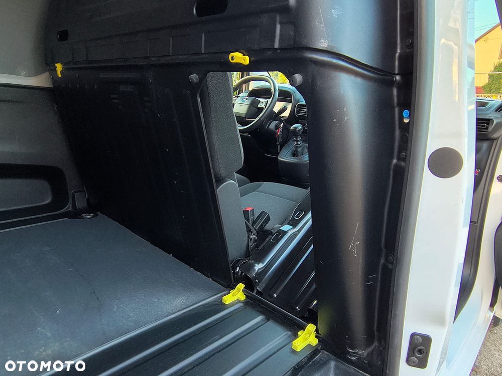 Opel Combo 1,5D 131KM - 23