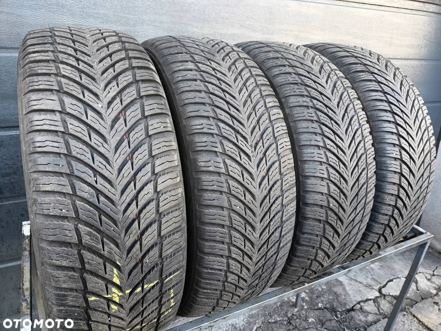 215/60R17 Nokian SeasonProof SUV komplet opon całoroczne 7,6mm - 4
