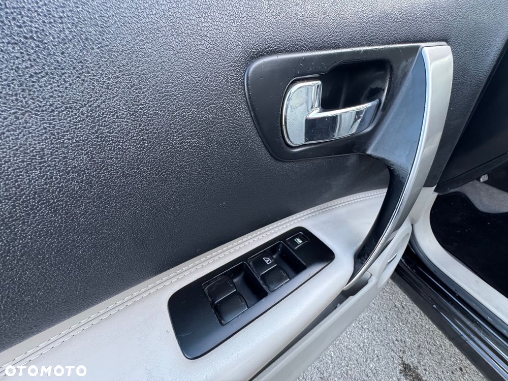 Nissan Qashqai+2 - 25