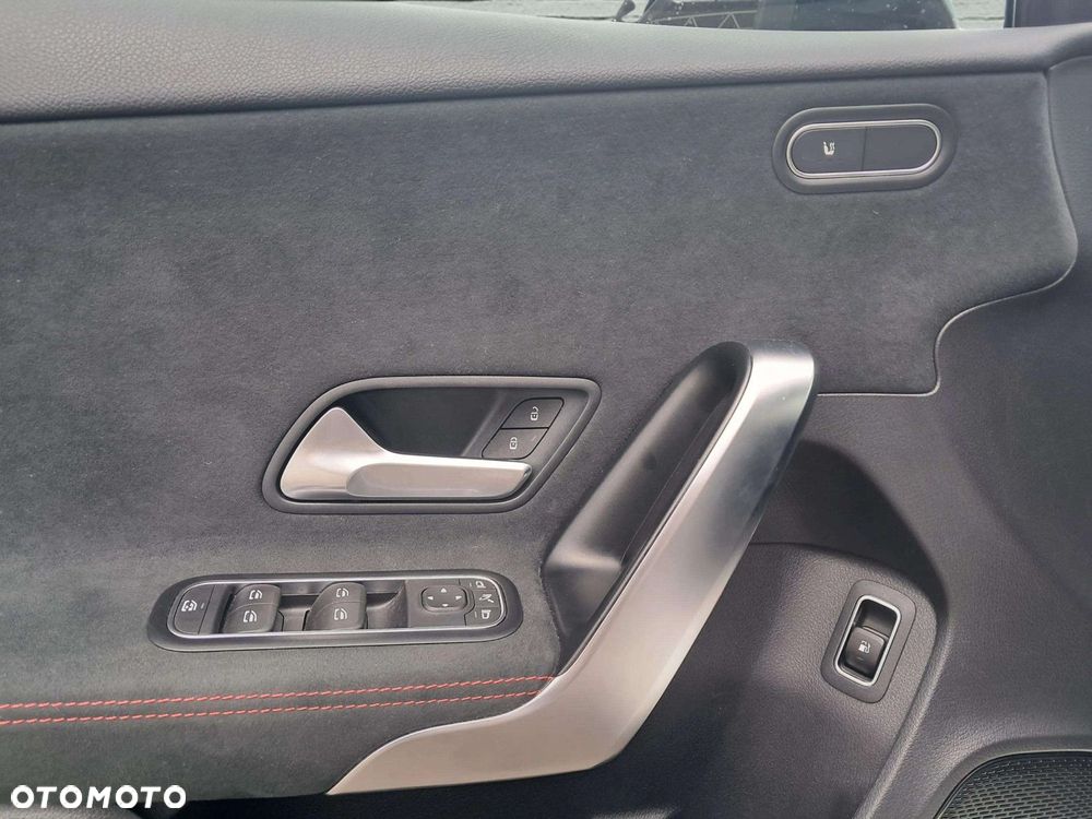 Mercedes-Benz Klasa A 250 e PHEV AMG Line 8G-DCT - 13