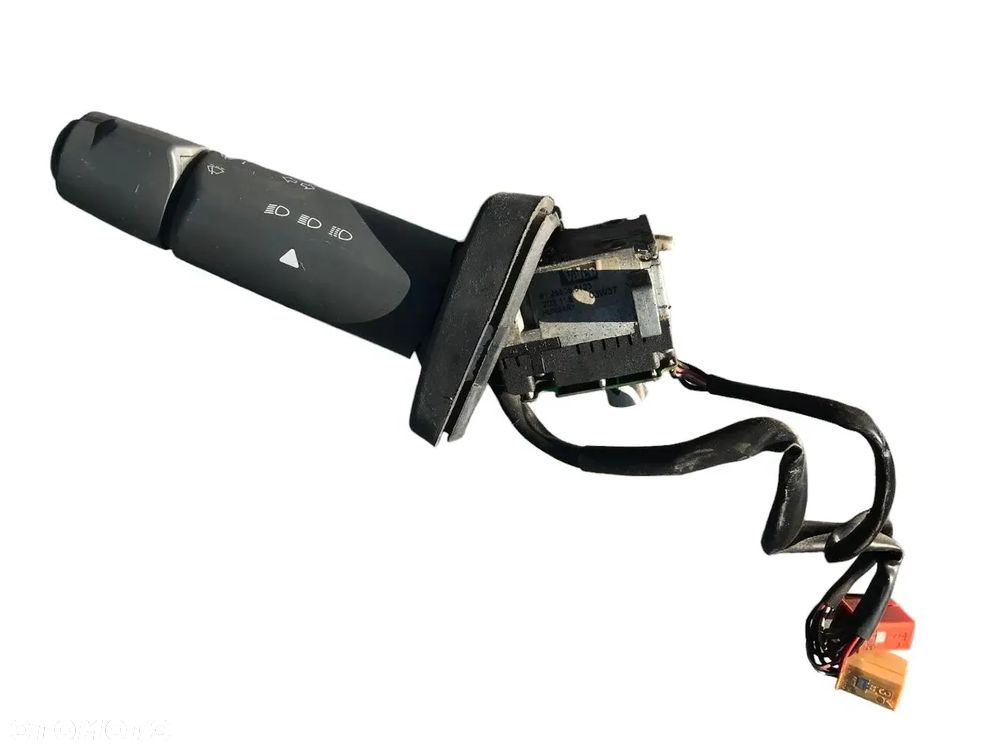 PRZEŁĄCZNIK MANETKA WŁACZNIK ŚWIATEŁ KIERNKOWSKAZ MAN TGA - 1