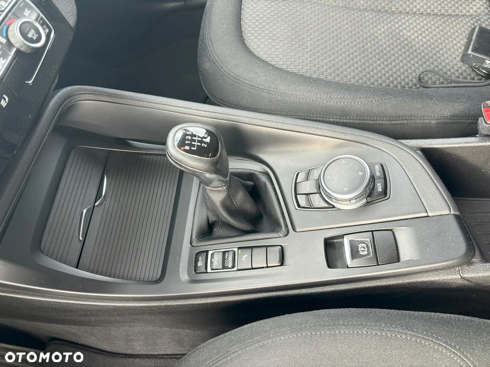 BMW X1 sDrive18d Sport Line - 17