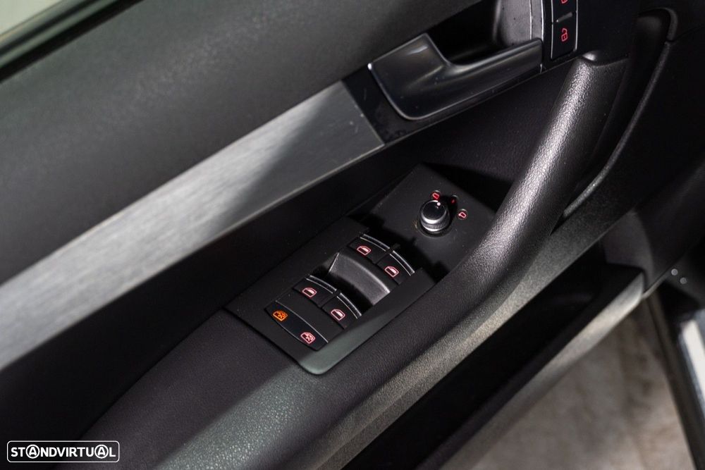 Audi A3 Sportback 2.0 TDi S-line - 29