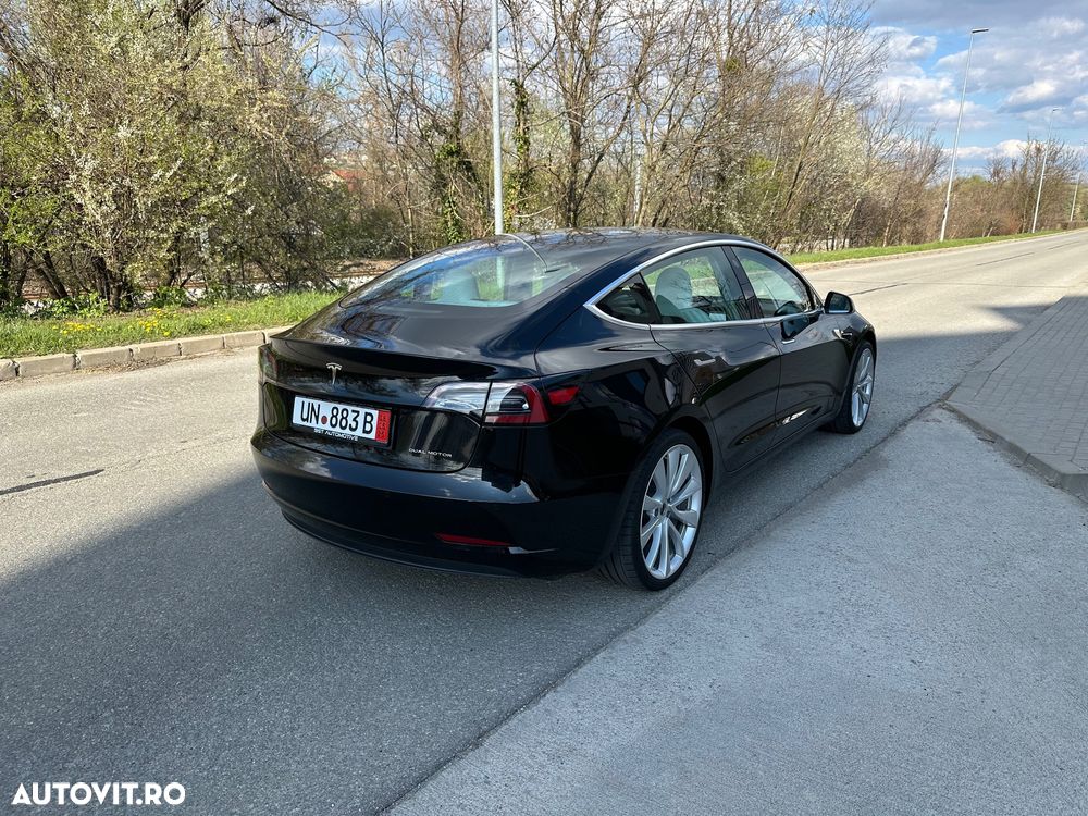 Tesla Model 3 - 3