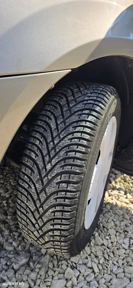 Dacia Logan 1.2 16V Laureate - 8