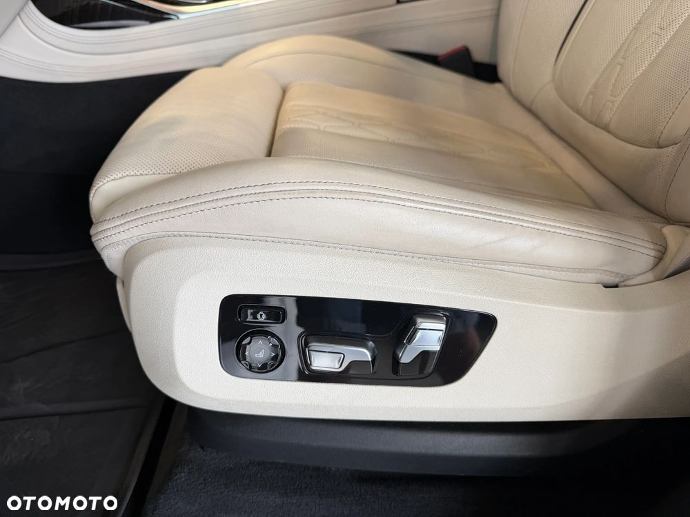 BMW X7 - 13