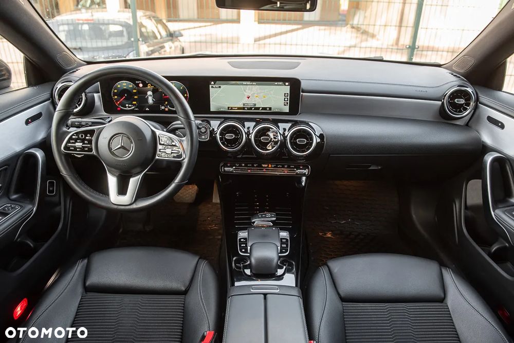 Mercedes-Benz CLA - 33