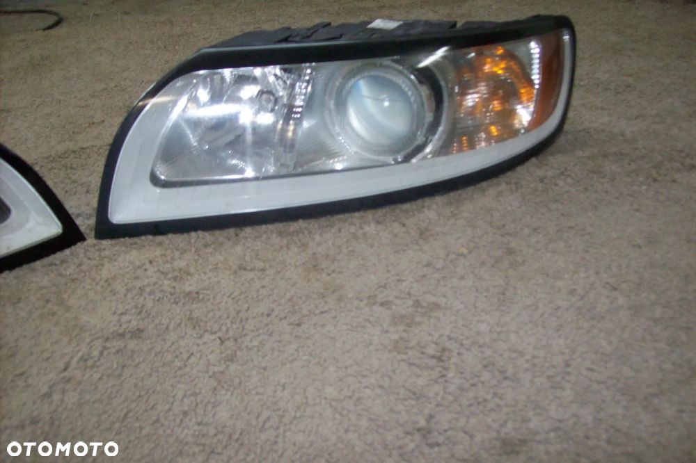 LAMPA PRZEDNIA  PRAWA VOLVO V50 EUROPA - 3