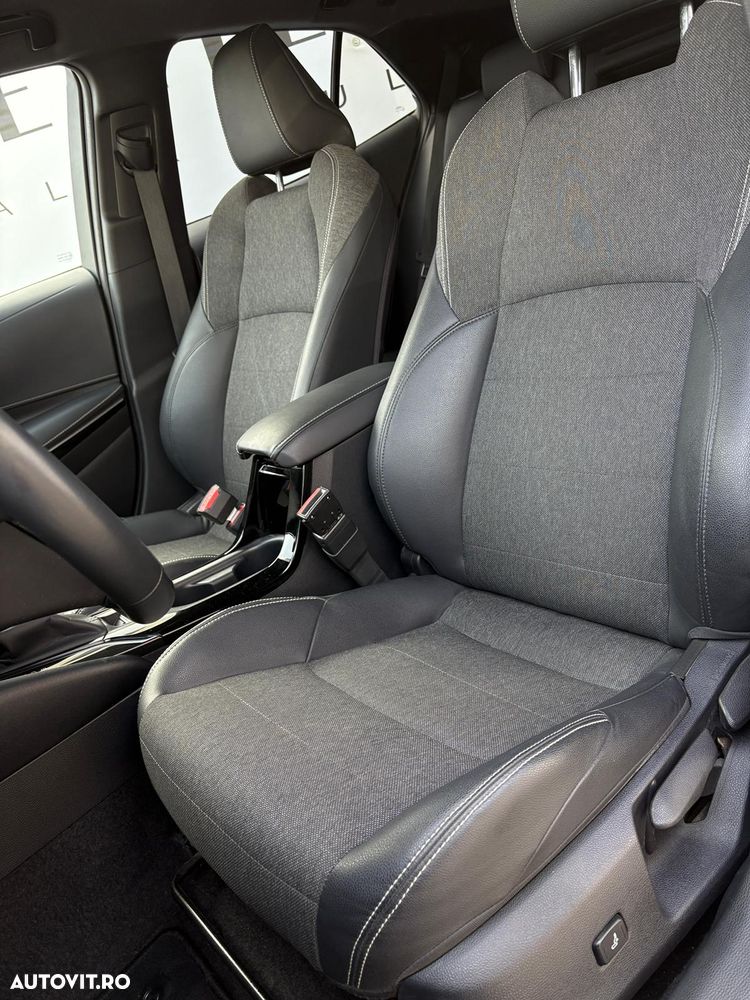 Toyota Corolla 1.8 HSD Business - 3