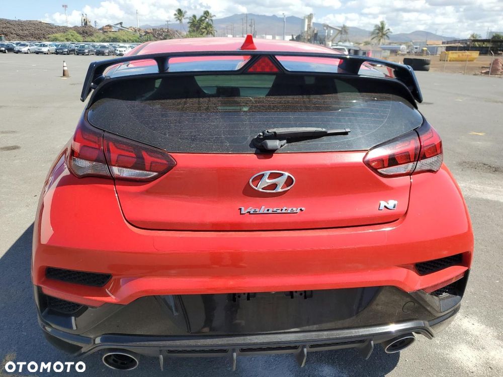 Hyundai Veloster - 5