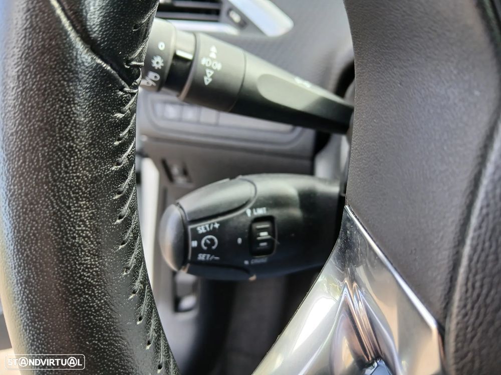 Peugeot 2008 PureTech 82 Style - 18