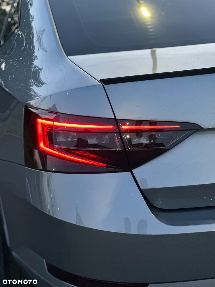 Skoda Superb 2.0 TDI Sportline DSG - 14