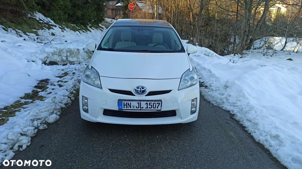 Toyota Prius (Hybrid) - 3