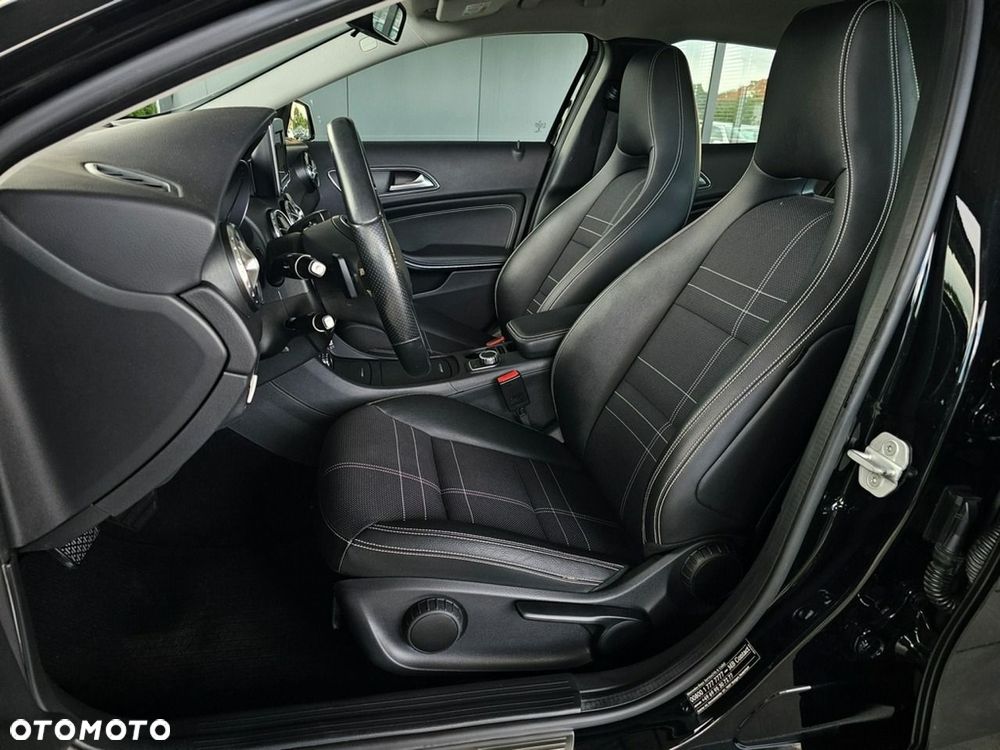 Mercedes-Benz GLA - 27