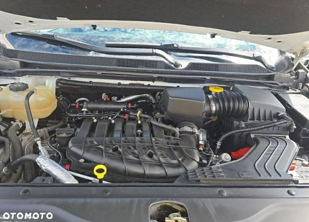 Chrysler Pacifica - 11