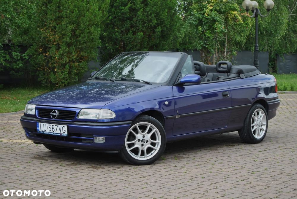Opel Astra 1.8 Bertone - 1