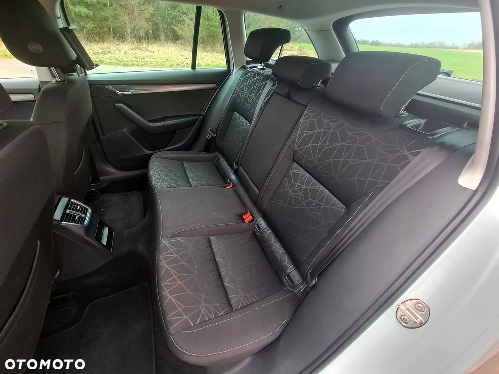 Skoda Octavia 1.0 TSI DSG Style - 12