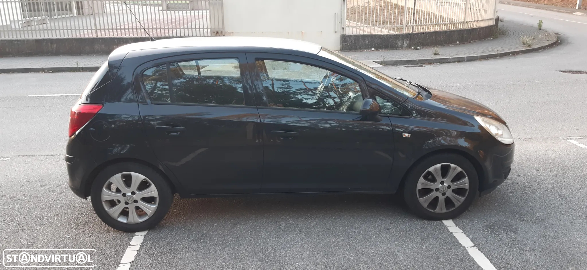Opel Corsa 1.3 CDTi Enjoy EcoFLEX - 4