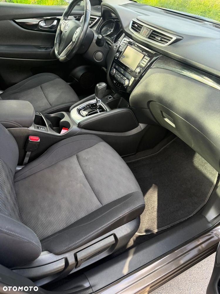 Nissan Qashqai 1.6 dCi Xtronic TEKNA+ - 17