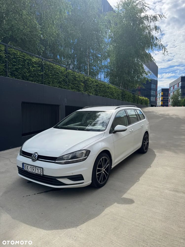 Volkswagen Golf - 1