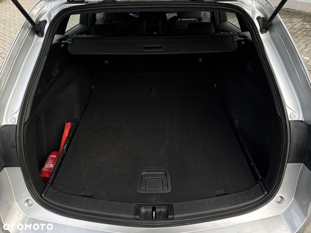 Toyota Corolla 1.8 Hybrid Comfort - 33