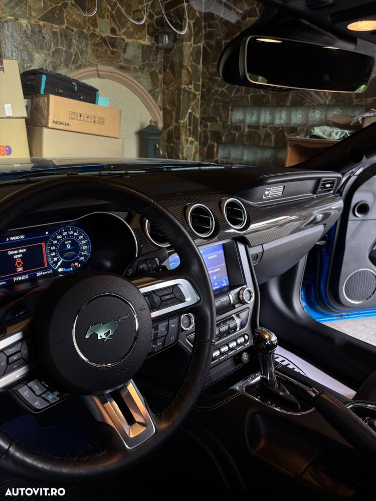 Ford Mustang - 7