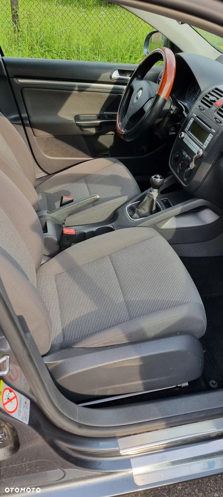 Volkswagen Jetta - 12