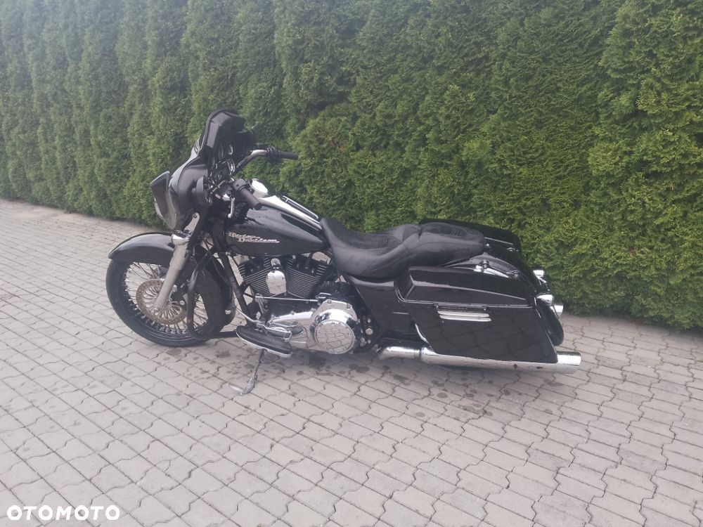 Harley-Davidson Touring Street Glide - 2