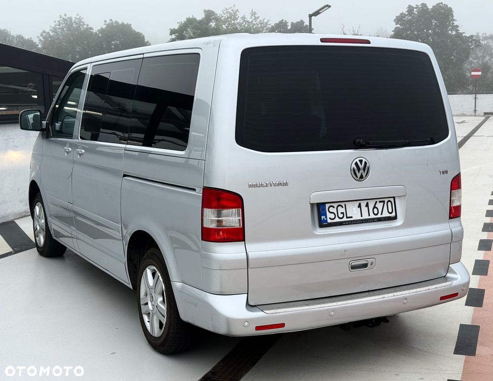 Volkswagen Multivan - 14