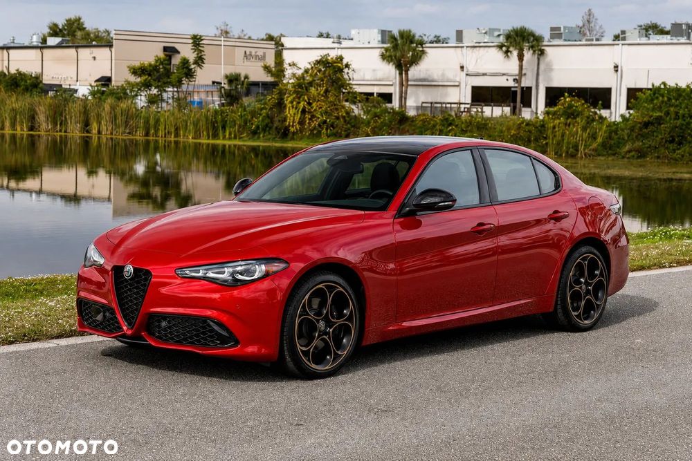 Alfa Romeo Giulia 2.0 Turbo 16V AT8-Q4 Tributo Italiano - 2