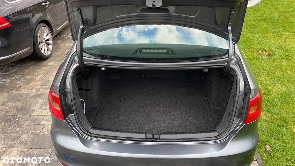 Volkswagen Jetta 1.6 TDI BMT Comfortline - 12