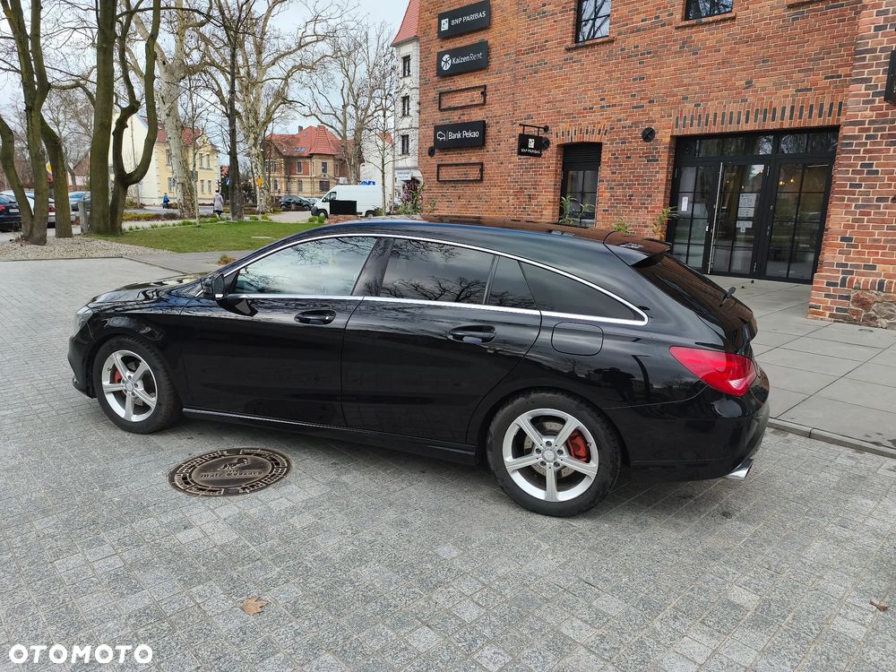 Mercedes-Benz CLA 180 AMG Line - 5