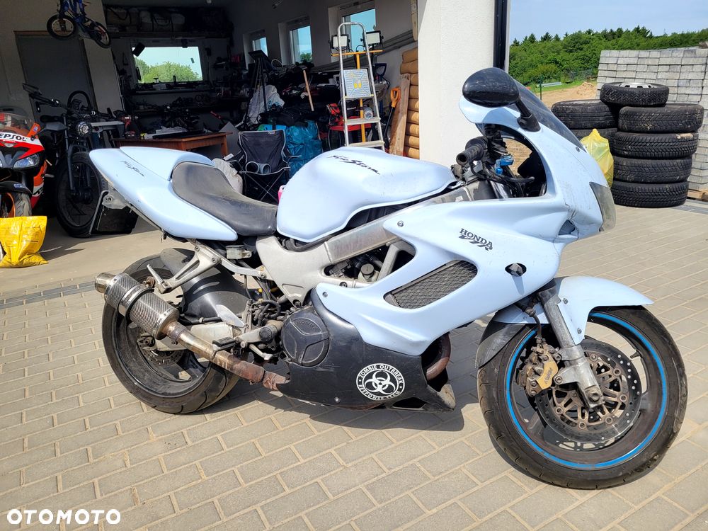 Honda VTR - 1