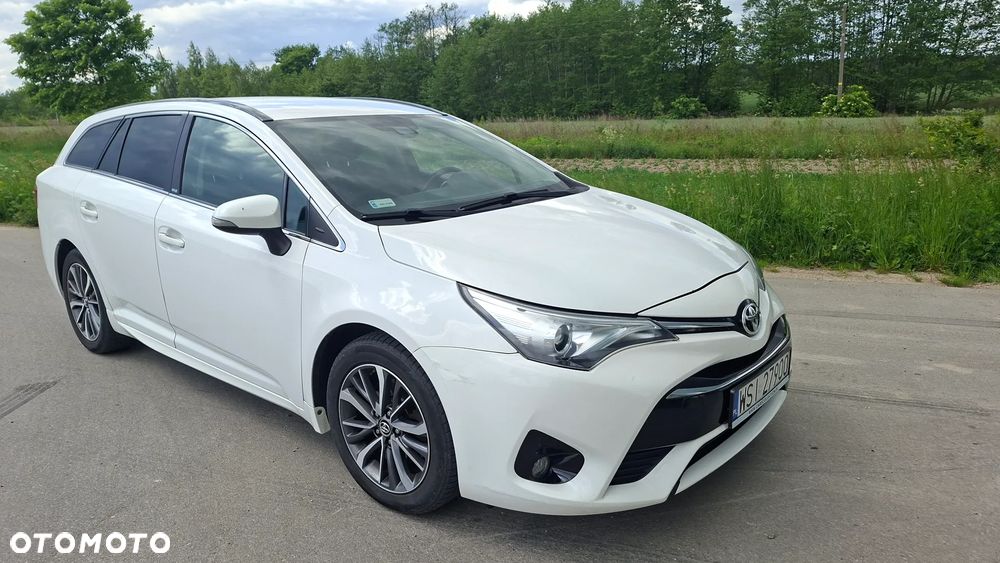 Toyota Avensis 2.0 D-4D Selection - 2