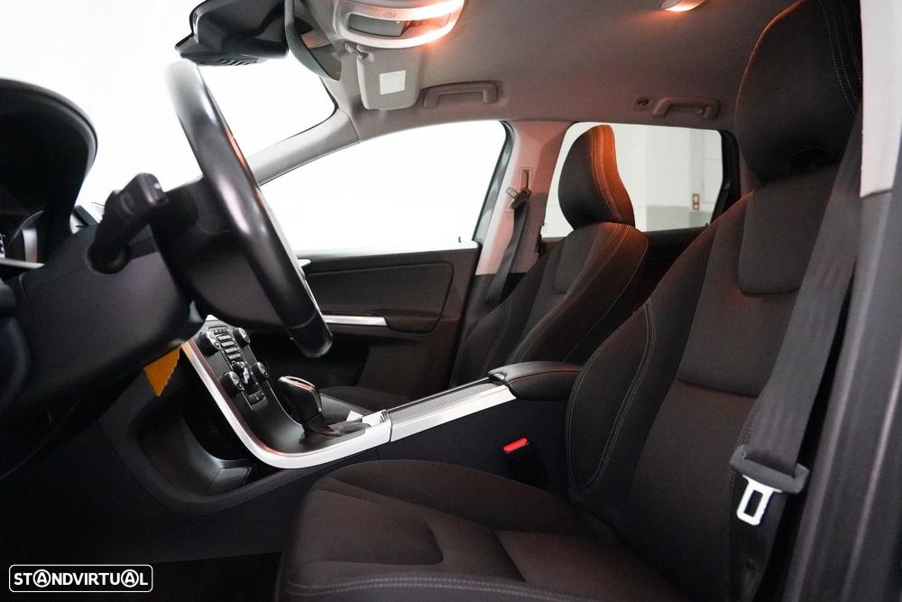 Volvo XC 60 2.0 D3 Kinetic Geartronic - 6