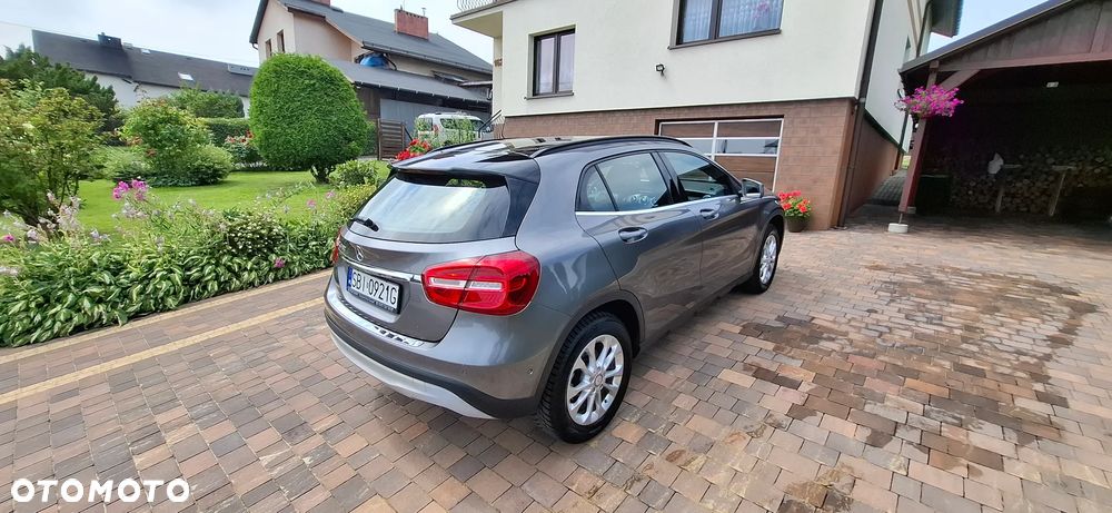 Mercedes-Benz GLA 180 Activity Edition - 13