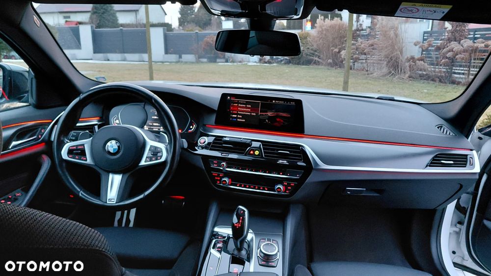 BMW Seria 5 518d Sport Line - 21