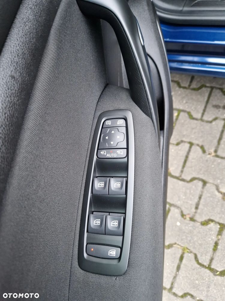 Renault Megane 1.5 Blue dCi Intens - 10