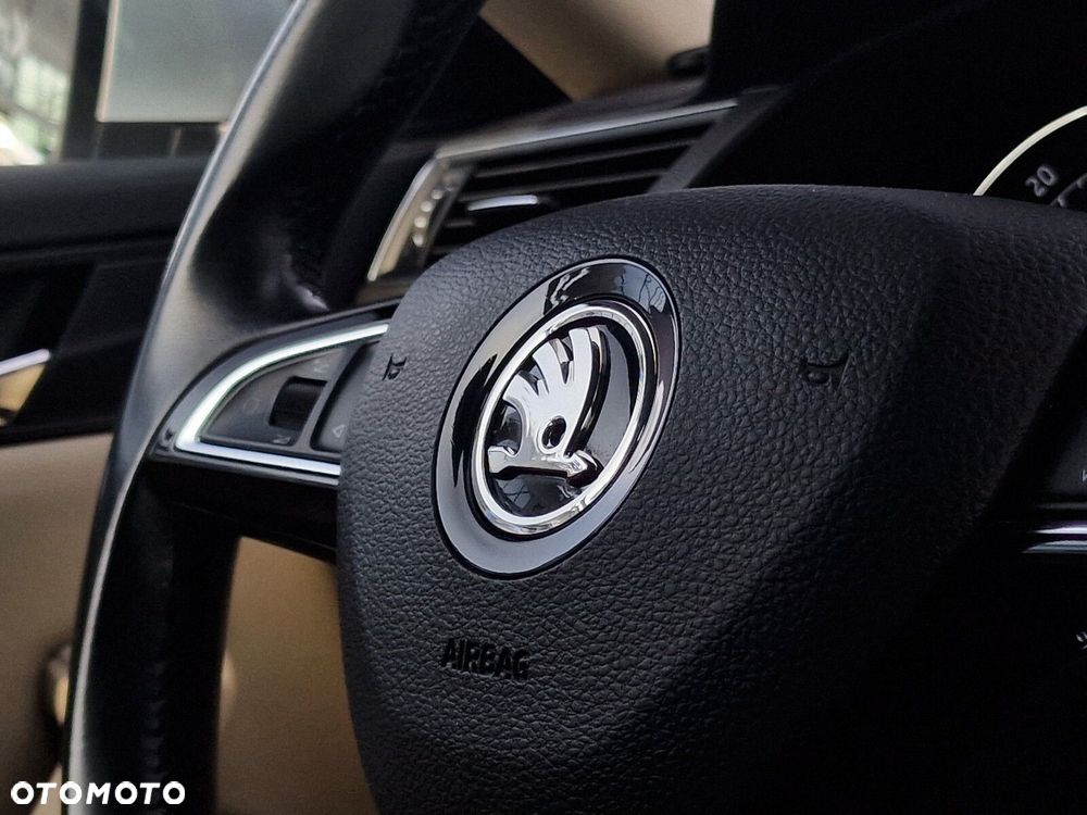 Skoda Superb 2.0 TDI SCR Style DSG - 28