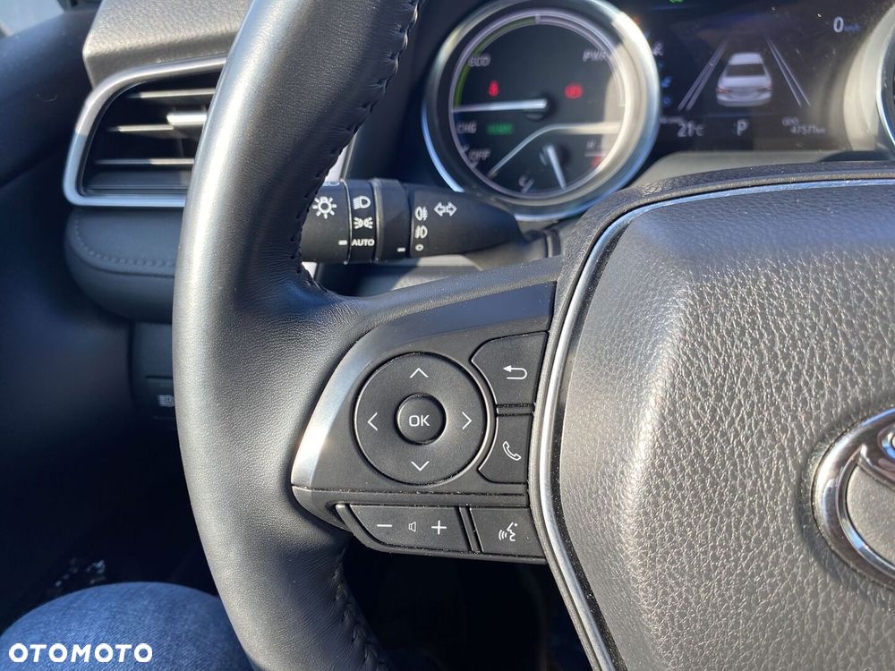 Toyota Camry 2.5 Hybrid Comfort CVT - 23